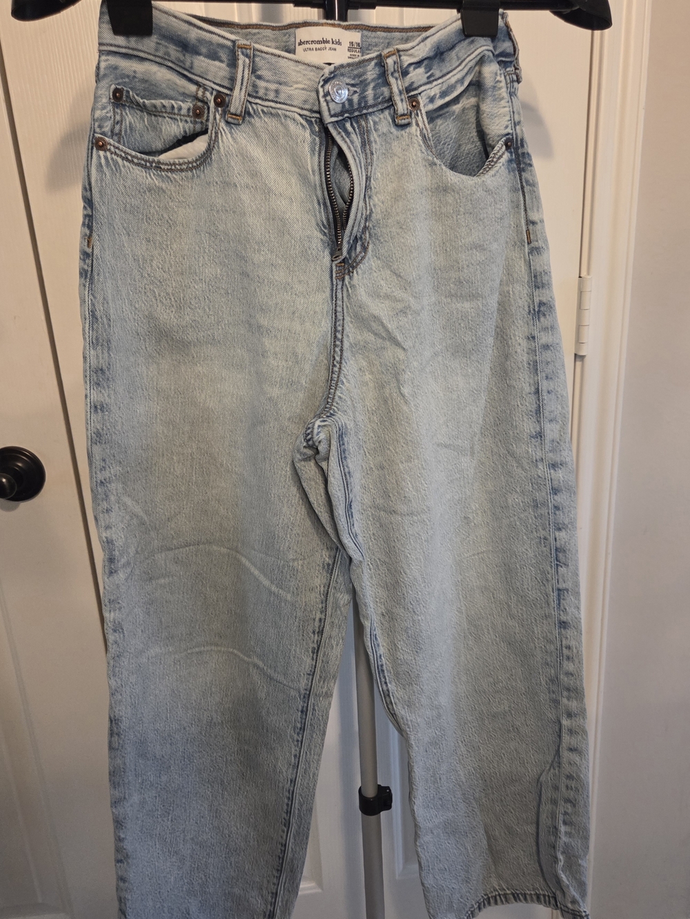 abercrombie kids Light Wash Blue Straight-Leg Jeans